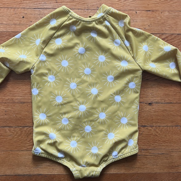 Hanna Andersson Rashguard swimsuit - Picture 4 of 5